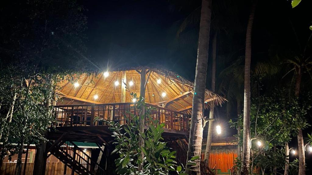 Nyande Raja Ampat Hotel Pulau Mansuar Eksteriør billede