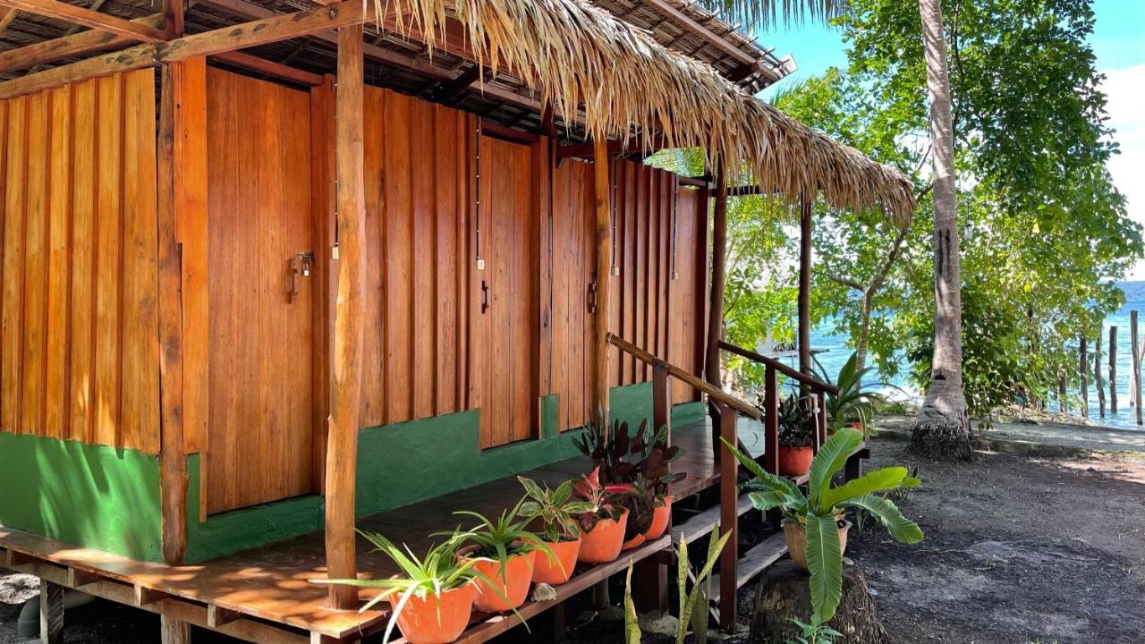 Nyande Raja Ampat Hotel Pulau Mansuar Eksteriør billede