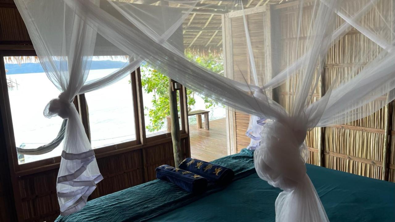 Nyande Raja Ampat Hotel Pulau Mansuar Eksteriør billede