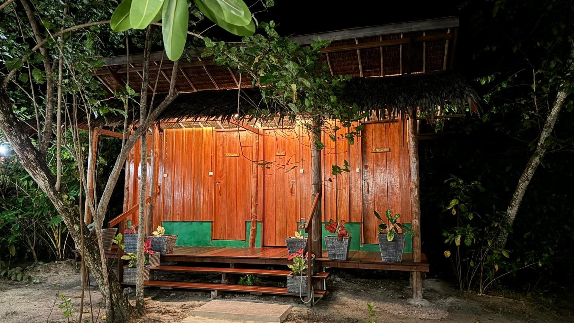 Nyande Raja Ampat Hotel Pulau Mansuar Eksteriør billede